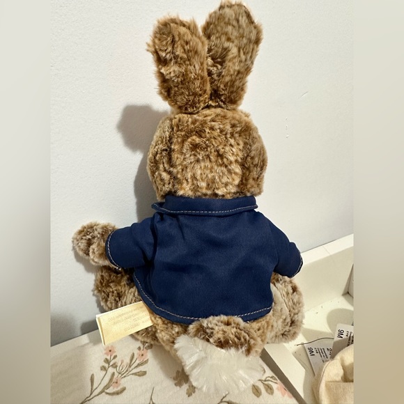 Peter Rabbit Plush Toy - Picture 2 of 4